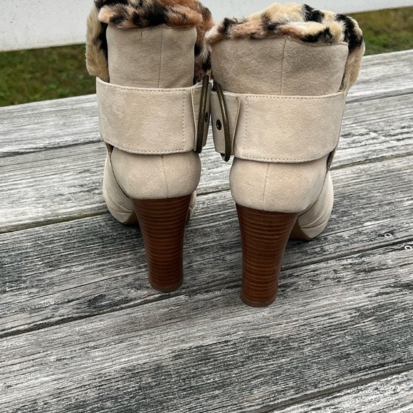Heeled ankle boots - Picture 6 of 8